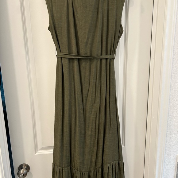 Olive Green Sleeveless Dress - Picture 3 of 7